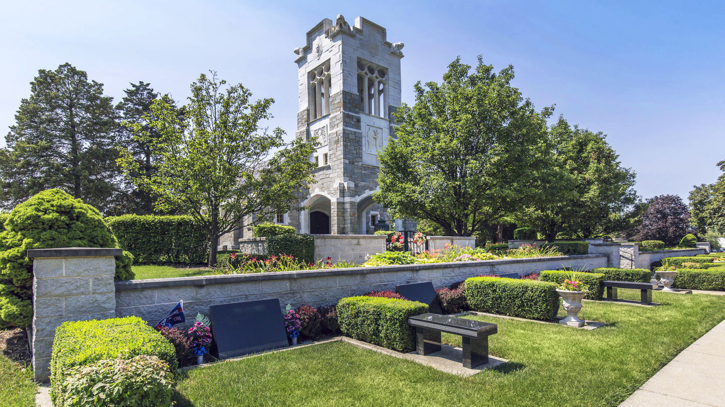 Chapel Hill Gardens West Cemetery - Oakbrook Terrace