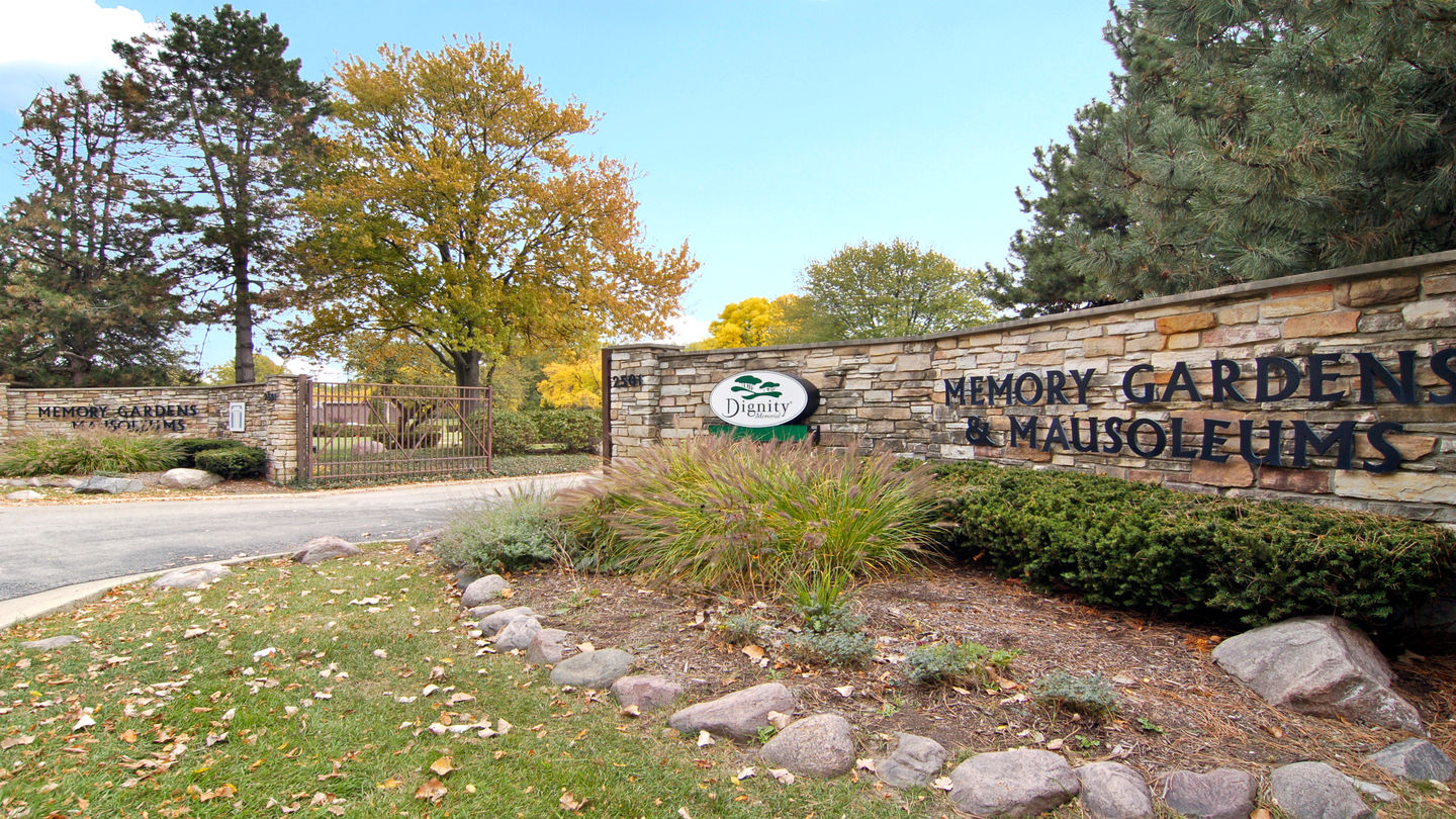 Memory Gardens Cemetery - Arlington Heights